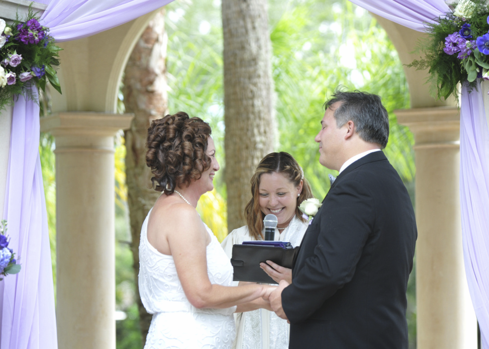 Jillian Shaw Experienced Wedding Officiant in New Smyrna Beach